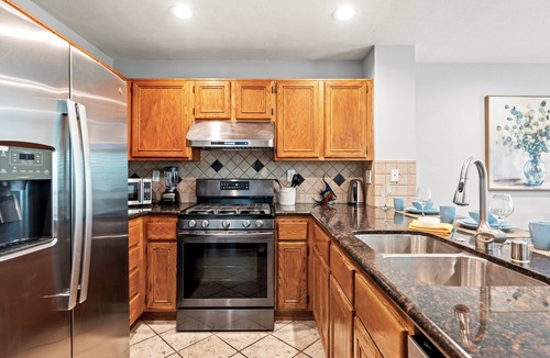 Los Serranos House | Pomona College/3BD/2.5BA/6Beds