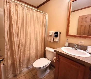Marion House | Pondview Escape a 75-Acre Retreat