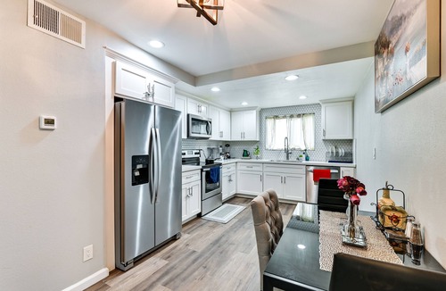 Grantville Condo | Pool Access & More! Condo Near San Diego Comic-Con