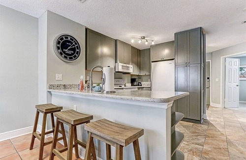 Amelia City Condo | Poolside Retreat: Close to Beach, Gated Complex