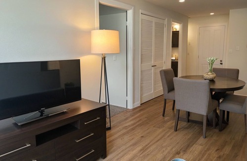Wilshire Center Apartment | Premier 1BR DTLA Gem near K-Town & Staples