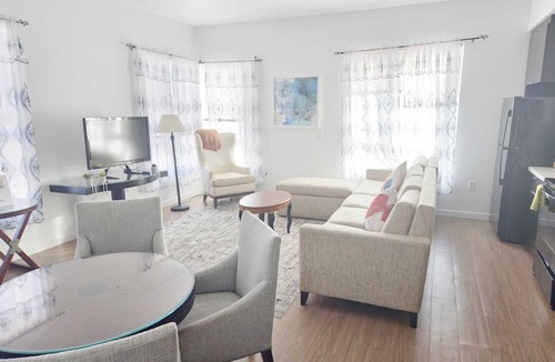 Little Tokyo Apartment | Premier 2-Bedroom Getaway in the Heart of Los Angeles