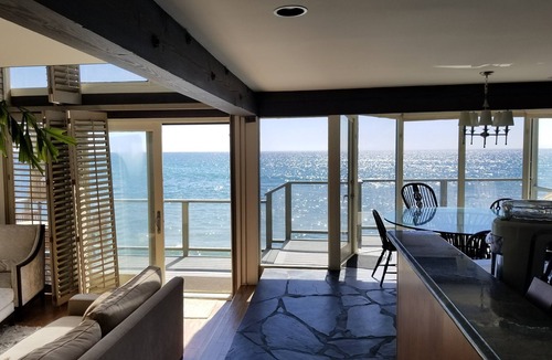 Eastern Malibu House | PRICELESS OCEANFRONT MALIBU RD SPECTACULAR GETAWAY QUIET LOCATION AWAY FROM PCH