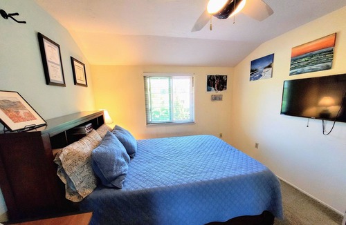 Encinitas House | Private Bedroom with shared Bathroom in New Encinitas - 1 Roommate