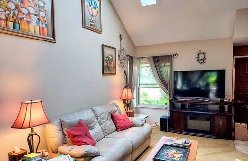 Encinitas House | Private Bedroom with shared Bathroom in New Encinitas - 1 Roommate