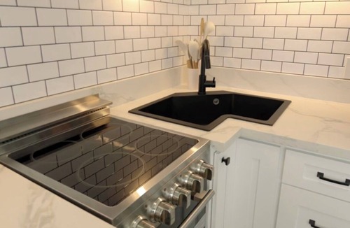 Simi Valley Apartment | Private Guest Suite w/Hot Tub, Fireplace & Yard