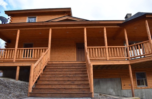 Gilead House | PRIVATE & PEACEFUL CABIN w/HOT TUB and MTN VIEWS