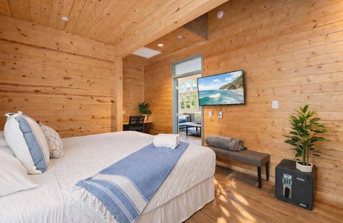Stockton Hotel | Private Resort, Multiple Houses. 48 guests. Expandable.