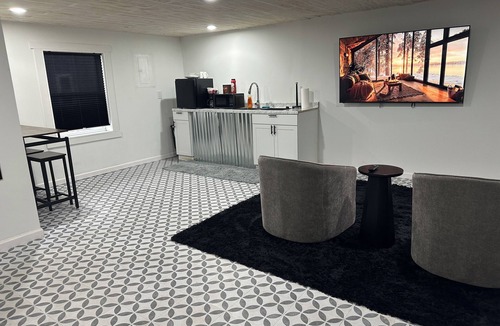 Warren Apartment | Private Studio unit