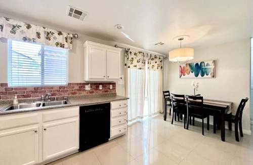 Rhodes Ranch House | Professional Clean Entire 3BR house! Close to shopping and Strip!