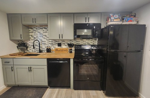 Bausman House | Quaint -2-bedroom house in Lancaster with cool AC breeze