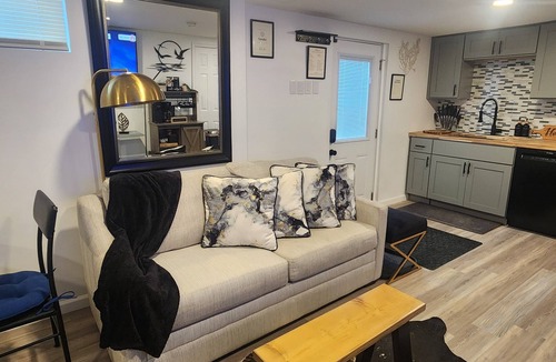 Bausman House | Quaint -2-bedroom house in Lancaster with cool AC breeze