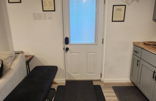 Bausman House | Quaint -2-bedroom house in Lancaster with cool AC breeze
