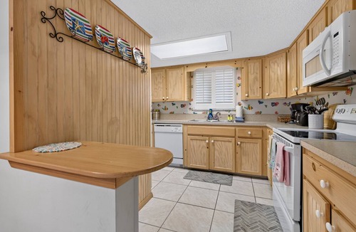 Ormond Oceanside Estates Condo | Quaint Oceanfront Condo