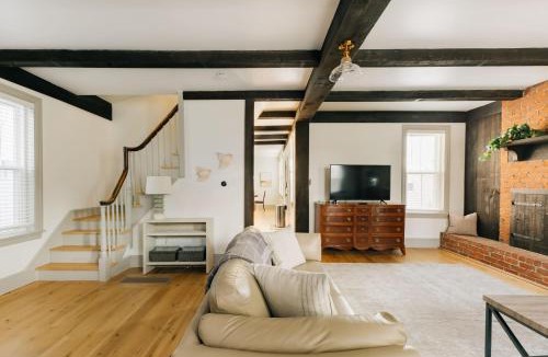 Manheim House | Quaint Vintage Reno in Manheim