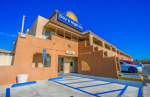 Hesperia Apartment | Queen Bed|Non-Smoking