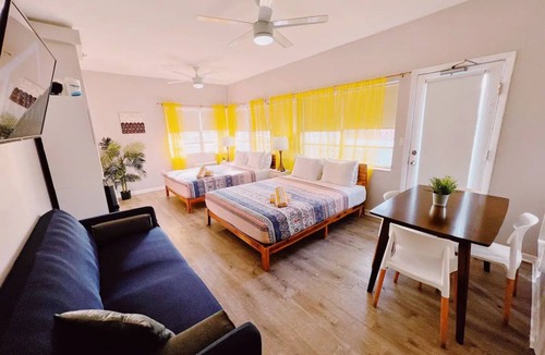 South Beach Hotel | Queen Studio | Balcony | Free Beach Chairs