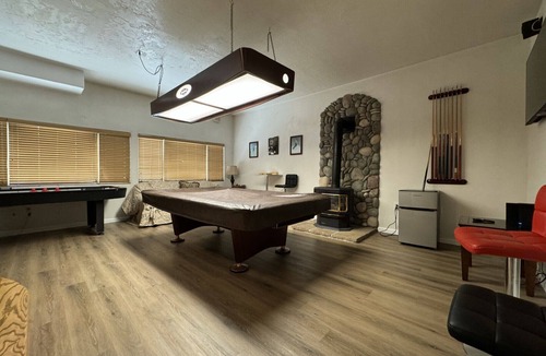 Whispering Forest House | Quiet and family friendly 3-bedroom house with WiFi in Big Bear near slopes