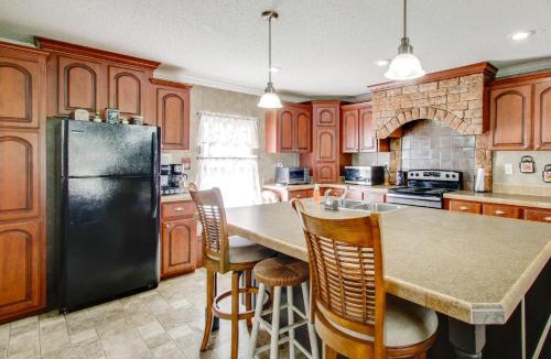 Pansey House | Quiet Family Home in Headland w/Games & Yard