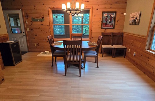 Vienna House | Quiet relaxing Maine getaway on the pond. Dog friendly!