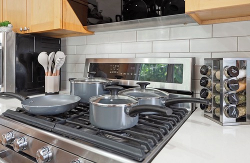 West Los Angeles House | Quiet Retreat by Santa Monica: Beach and Airport 10 minutes away