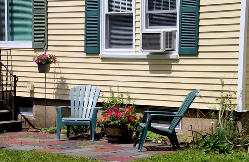 Boothbay Harbor House | Quintessential Cape Vibes in Boothbay