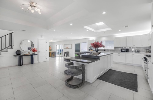Tarzana House | Rancho Haven - Valley Hideaway Retreat with Private Yard