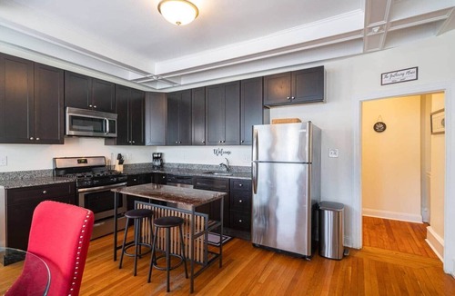 Foxcroft Square Apartment | “Red” 2-bedrm Apt in Jenkintown w/Free Parking