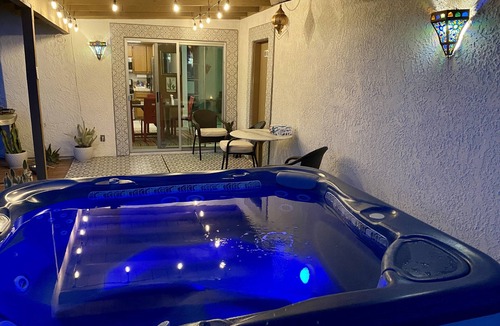 Joshua Tree House | Relax Close to Park, Hot Tub, Hammocks, Private, Lush Trees