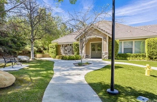 Corona House | Relax with the whole family at this peaceful place to stay.