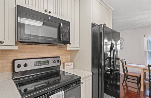 Navarre House | Relaxing 3BR Oasis with Pool – 5 Miles to Beach!