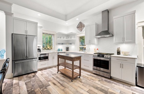Grayton Beach House | Remodeled +5 min to PUBLIC BEACH +Heated Pool +Bikes +3 bedrooms on 1st floor