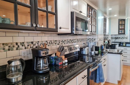 Marina del Rey Condo | Remodeled two-bedroom condo. panoramic views and a luxurious, dreamy atmosphere.