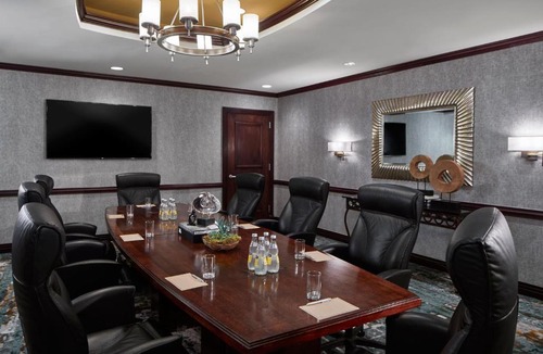 Central Business District Hotel | Renaissance Mobile Riverview Plaza Hotel