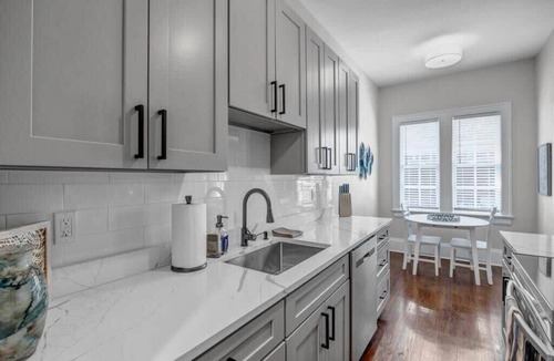 Riverside Apartment | Renovated Apt - Blocks from Shoppes of Avondale!