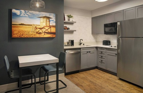 Irvine Business Complex Hotel | Residence Inn by Marriott Irvine John Wayne Airport