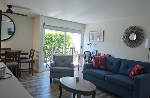 Sawtelle Apartment | Resort-Style Family Getaway in Santa Monica