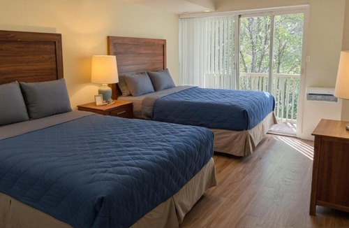 Sawtelle Apartment | Resort-Style Family Getaway in Santa Monica