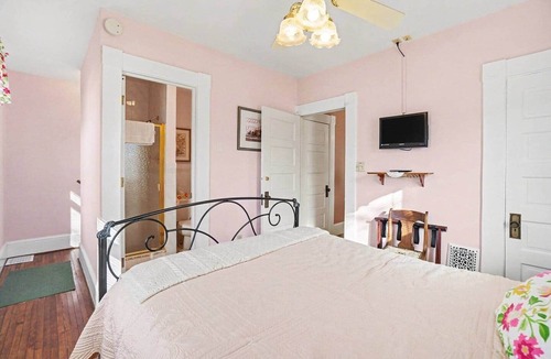 Manheim House | Ribbons N Romance @ The Manheim Manor BnB