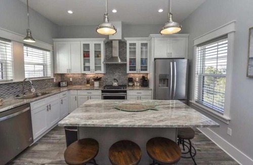 Plantation House | Rising Sun Pool Elevator Pet Beach Access