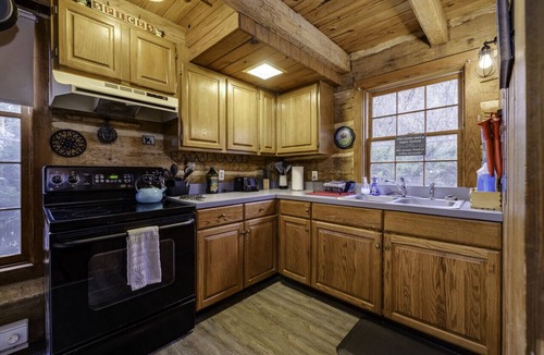 Luray Cabin | Riverfront Cabin! Farm, Kayaks & Trail (BB)