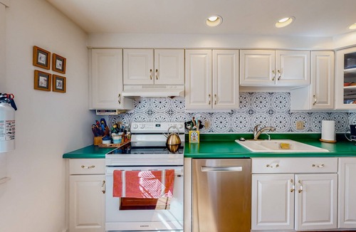 Damariscotta House | Riverfront retreat with a wood fireplace, washer/dryer, & full kitchen