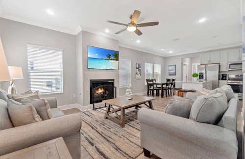 South Pensacola House | Romana Hideaway & Juliet Haven - Downtown!