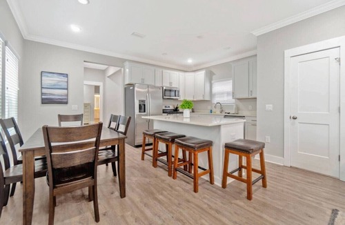 South Pensacola House | Romana Hideaway & Juliet Haven - Downtown!
