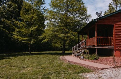 Carbondale House | Romantic Cabin w Hot Tub Near Carbondale