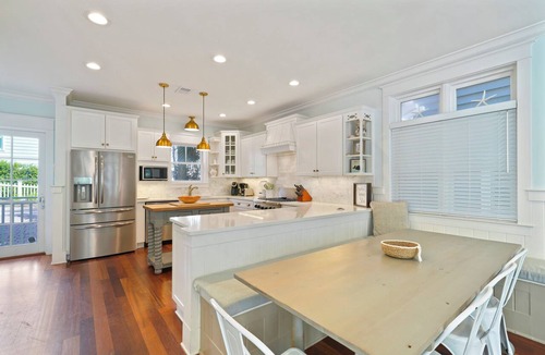 Seagrove Beach House | Rooftop Deck W/Town Views, + 2 Adult Bikes! - Pet Friendly