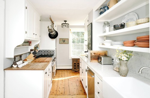 Friendship House | Rustic-Luxe Escape Near Town w/Water Access, Kayaks, Games, Fire Pit & Peloton!