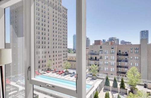 South Loop Apartment | S Loop Studio w Lounge Pool Gym nr Grant Park CHI-761