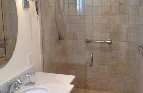Sherman Oaks Apartment | Safe & beautiful new studio in charming Sherman Oaks neighborhood
