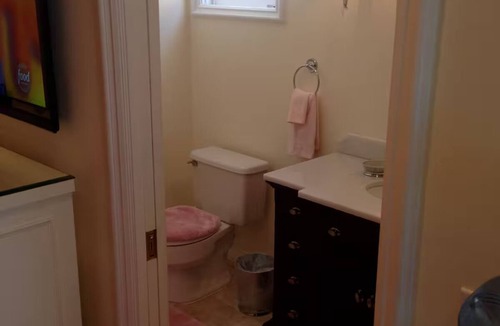 Sherman Oaks Apartment | Safe & beautiful new studio in charming Sherman Oaks neighborhood